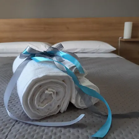 Shekhinah Restaurant Panzió Maruggio