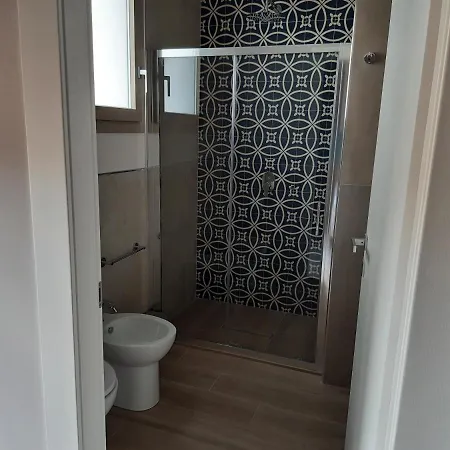 Shekhinah Restaurant Panzió Maruggio