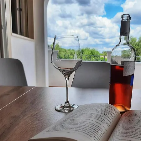 Shekhinah Restaurant 住宿加早餐酒店