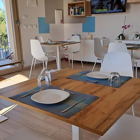 住宿加早餐酒店 Shekhinah Restaurant 3*