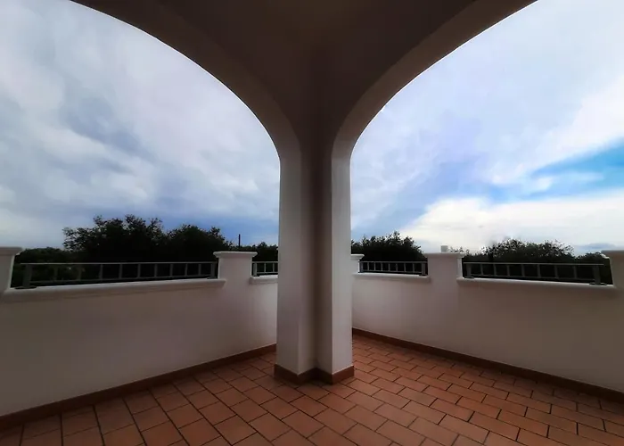 Shekhinah Restaurant فندق مبيت وإفطار مارودجو